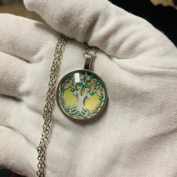 Celtic Tree of Life Pendant Cabochon Necklace - Picture 3 of 4